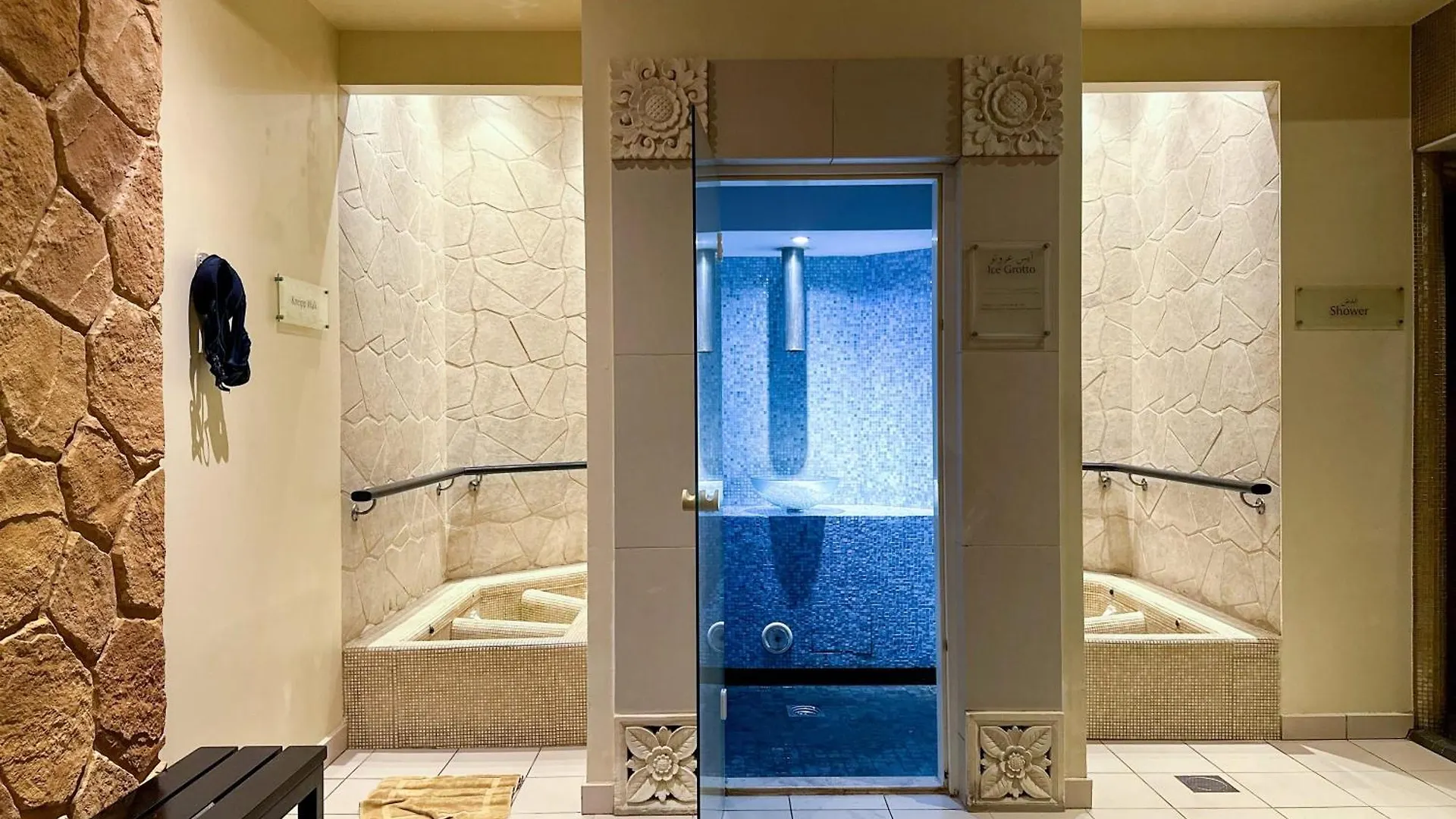 Relaxing 1 Bedroom Apartment At 5 Star Resort Dubai