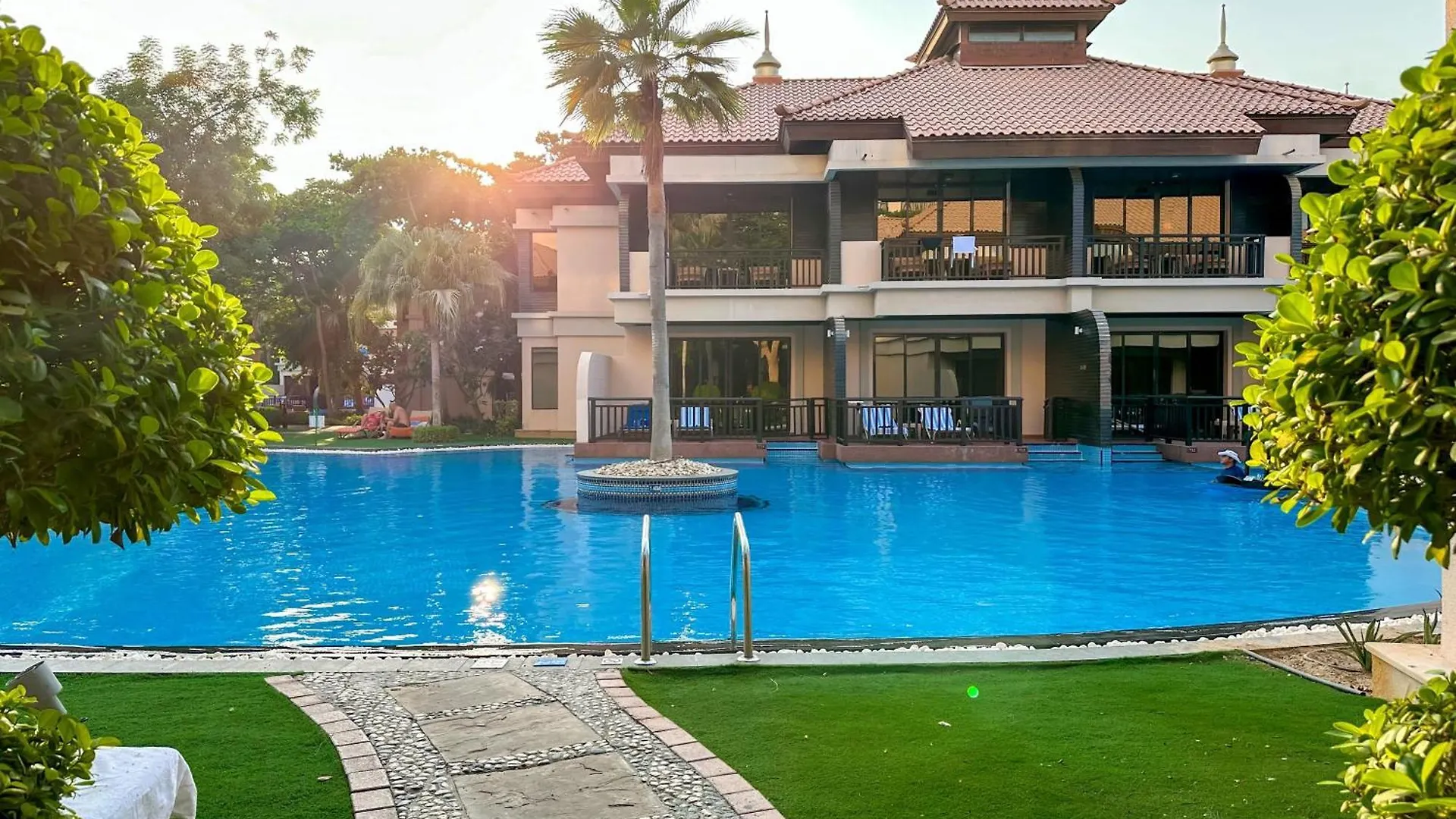 Relaxing 1 Bedroom Apartment At 5 Star Resort Dubai